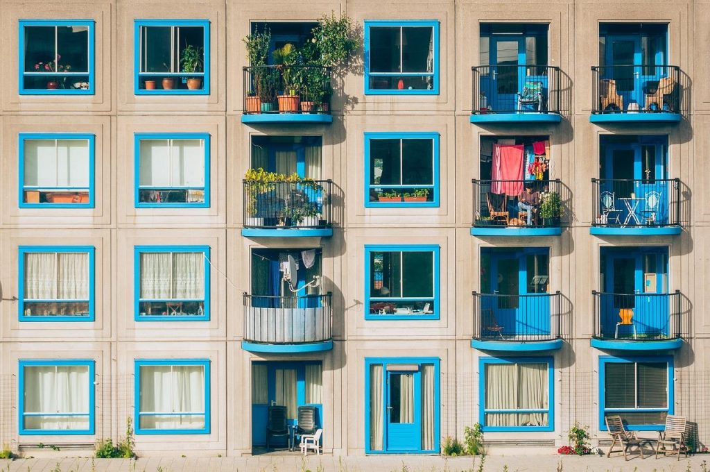 Glas in Arnhem met moderne isolatietechnologie voor betere energiebesparing en geluidsisolatie in woningen